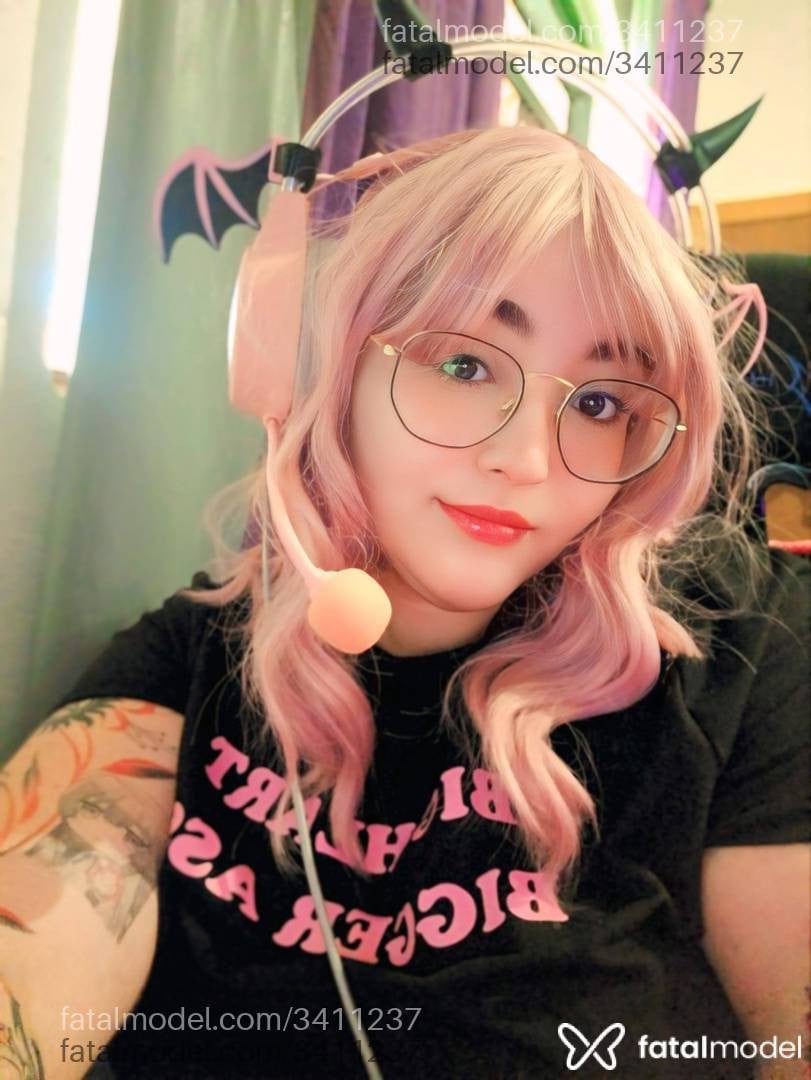 Acompanhante mulher ruiva (o) de olhos castanhos em Virtual - Ayumi