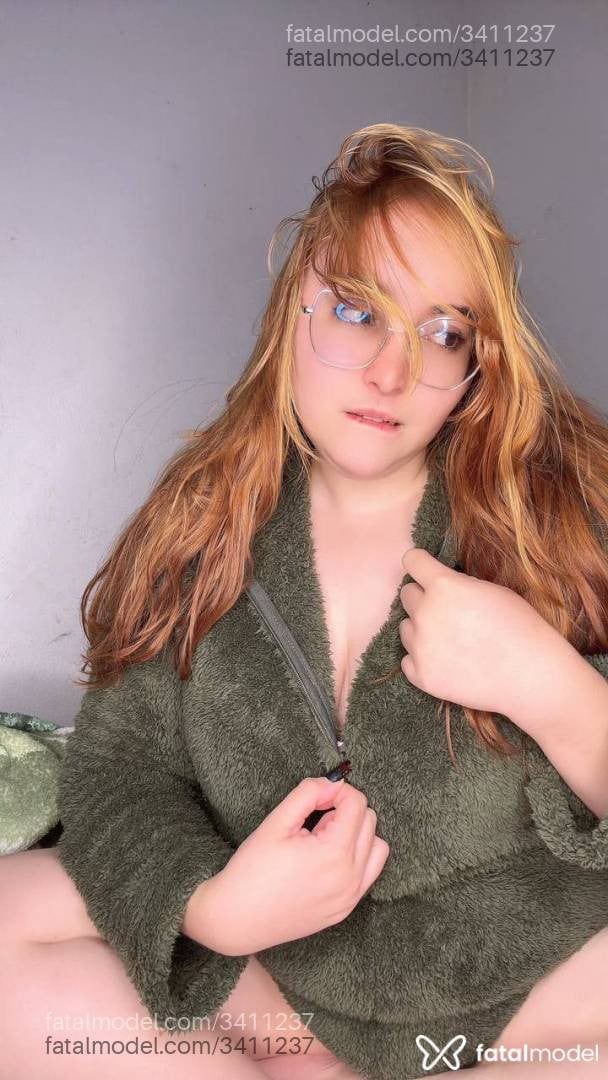 Acompanhante mulher ruiva (o) de olhos castanhos - Ayumi