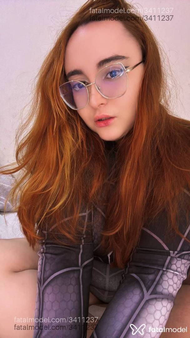 Acompanhante mulher ruiva (o) de olhos castanhos - Ayumi