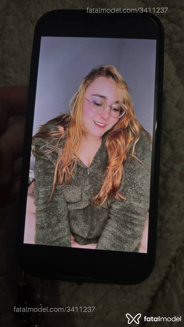 Acompanhante mulher ruiva (o) de olhos castanhos - Ayumi