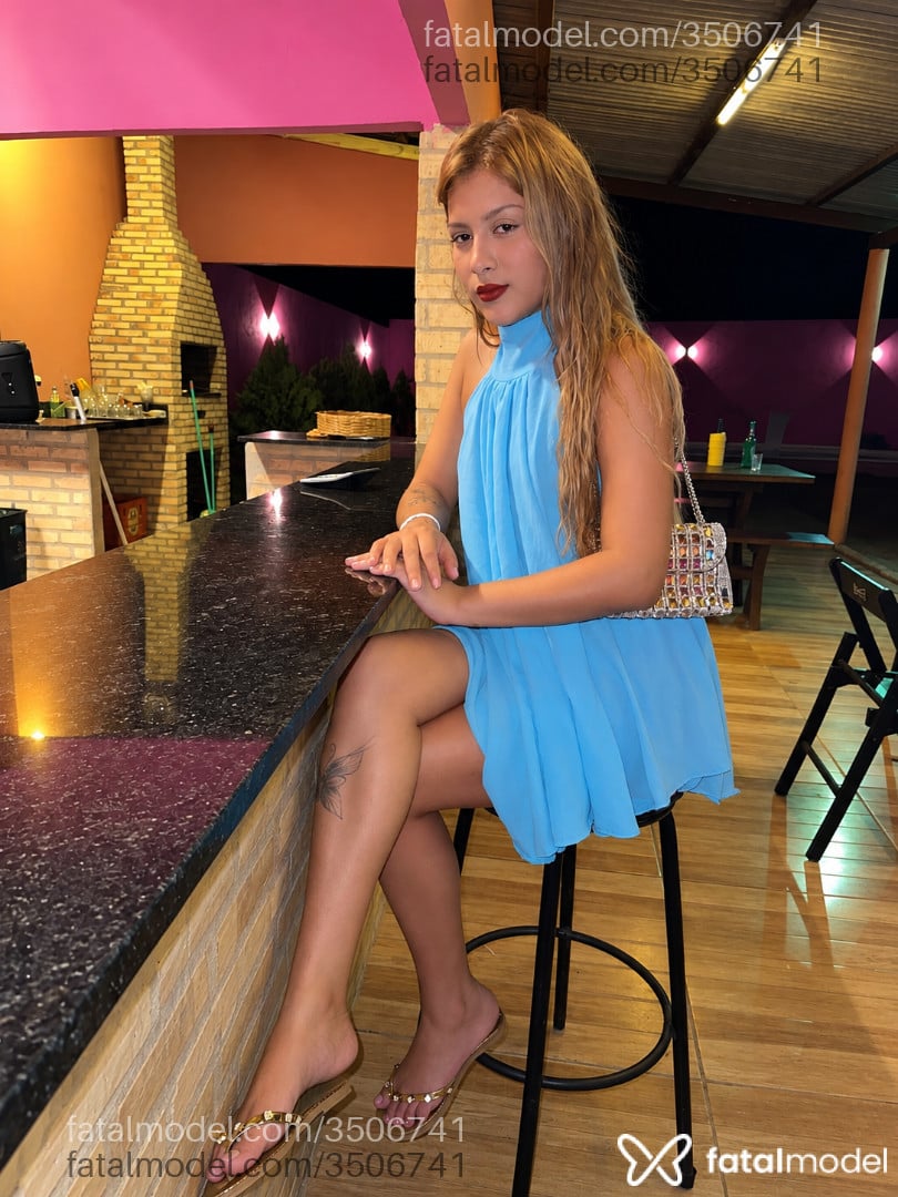 Acompanhante mulher loira (o) de olhos mel - Rhayanne