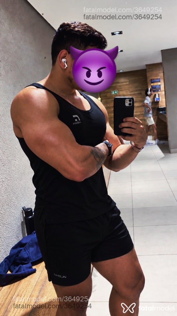 Acompanhante homem morena (o) de olhos castanhos - Gabriel