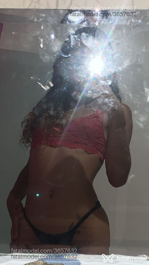 Acompanhante mulher morena (o) de olhos pretos - Isa Souza