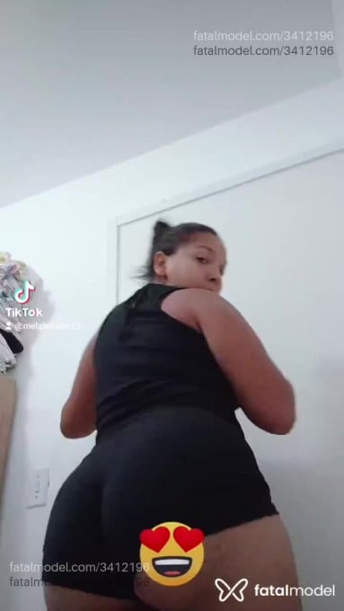 Acompanhante mulher com cabelo castanho de olhos castanhos em Santos Acompanhante mulher com cabelo castanho de olhos castanhos em Santos - Maite