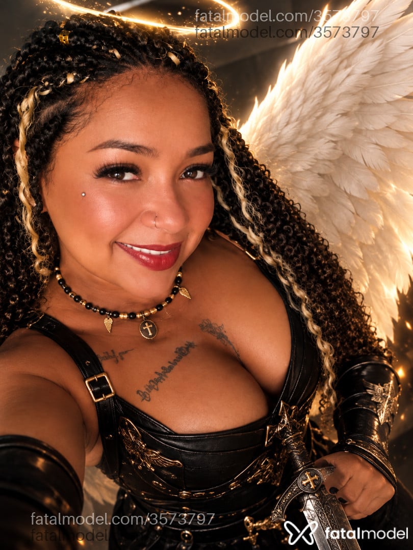 Acompanhante mulher morena (o) de olhos pretos - Débora