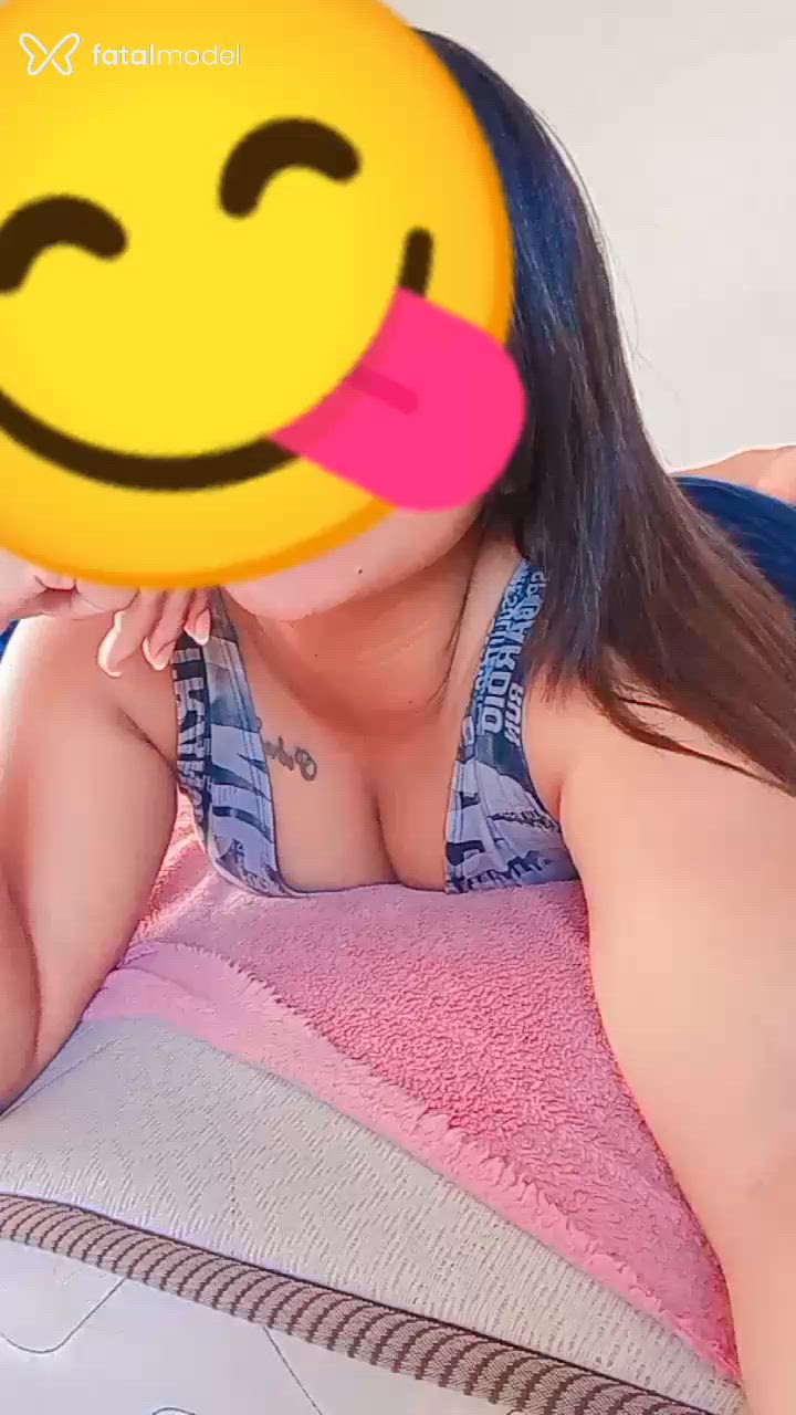 Acompanhante mulher com cabelo castanho de olhos pretos - Venham