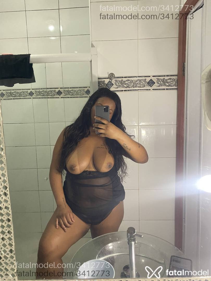 Acompanhante mulher com cabelo castanho de olhos pretos - Luiza