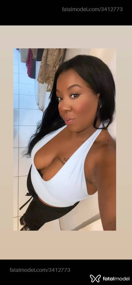 Acompanhante mulher com cabelo castanho de olhos pretos - Luísa Ooliveira