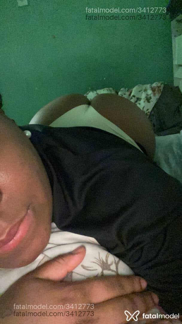 Acompanhante mulher com cabelo castanho de olhos pretos - Larissa