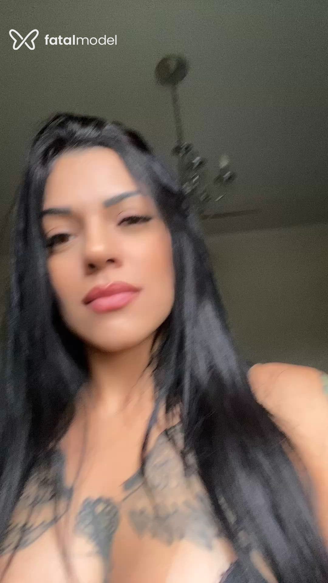 Acompanhante mulher morena (o) de olhos mel - Alice Acompanhante mulher morena (o) de olhos mel - Alice