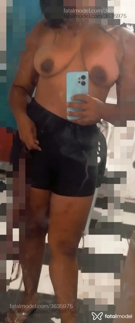 Acompanhante mulher morena (o) de olhos pretos - Kelly