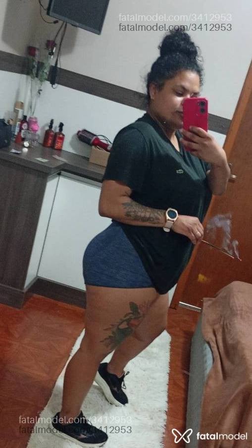 Acompanhante mulher morena (o) de olhos pretos - Catalina