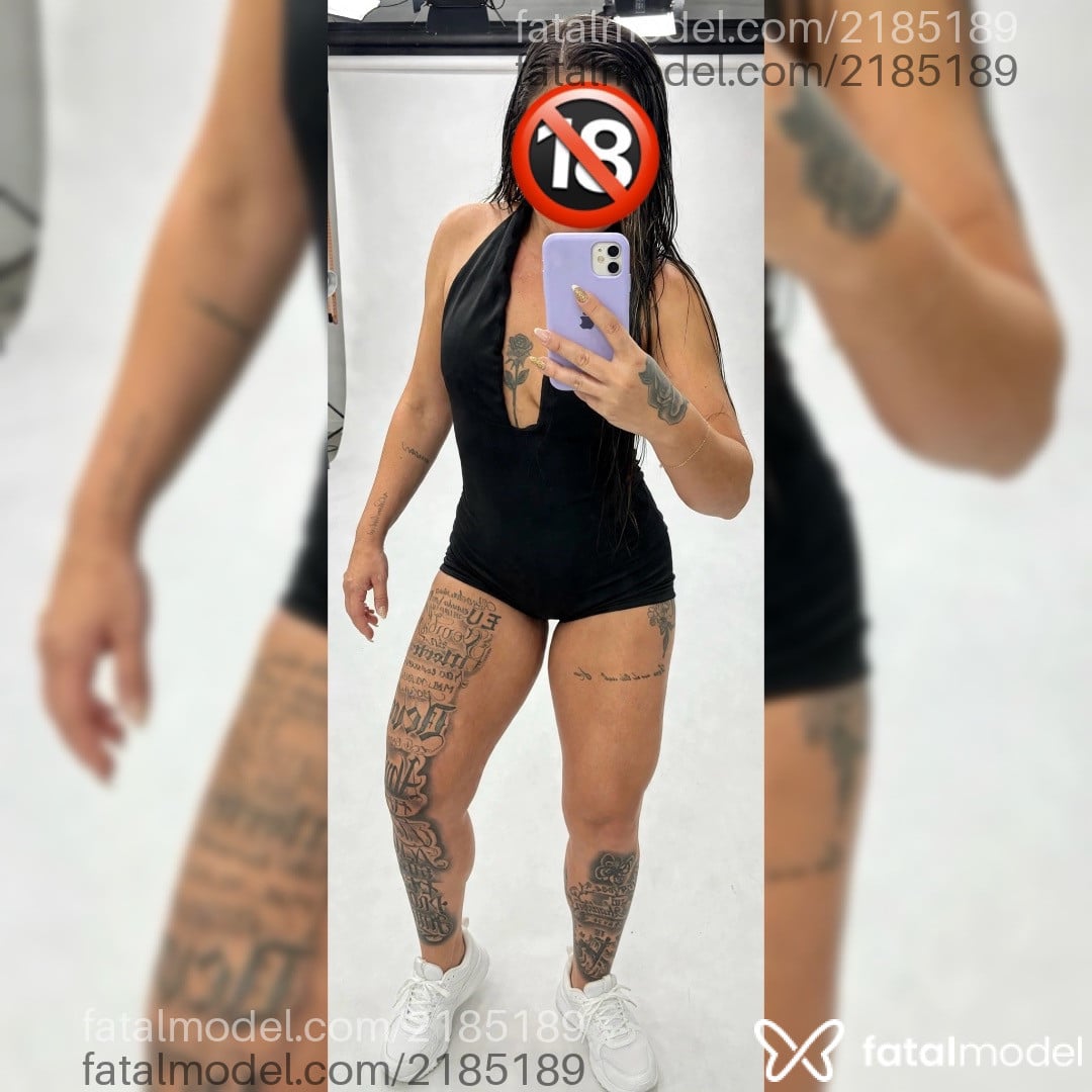 Acompanhante mulher com cabelo colorido de olhos castanhos - Ah Cabulozinha
