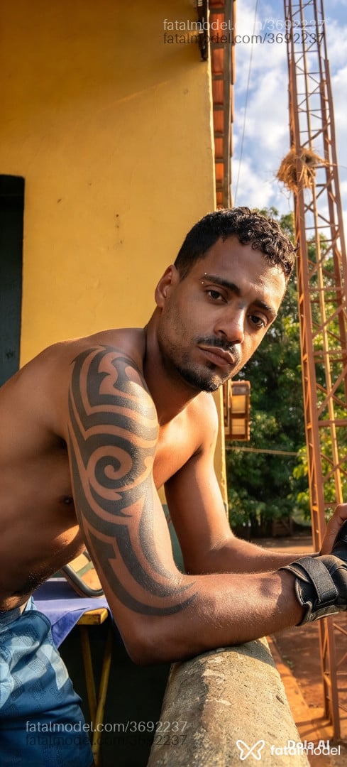 Acompanhante homem morena (o) de olhos pretos - Renan Junior