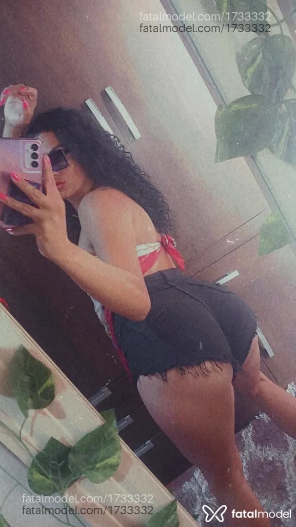 Acompanhante mulher trans morena (o) de olhos mel - MORENA