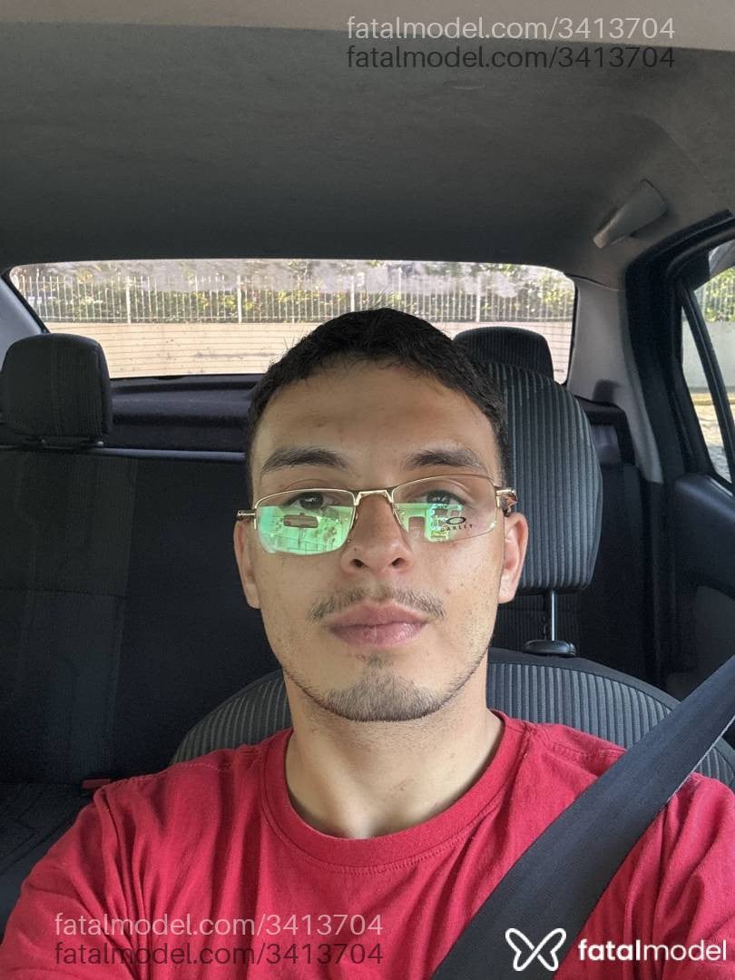 Acompanhante homem com cabelo castanho de olhos castanhos - Lucas Silva Acompanhante homem com cabelo castanho de olhos castanhos - Lucas Silva