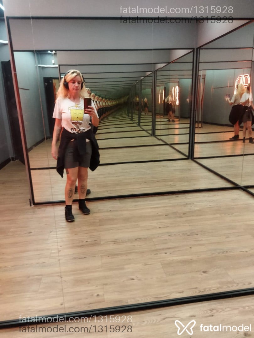 Acompanhante mulher ruiva (o) de olhos castanhos - Senhoritajesus