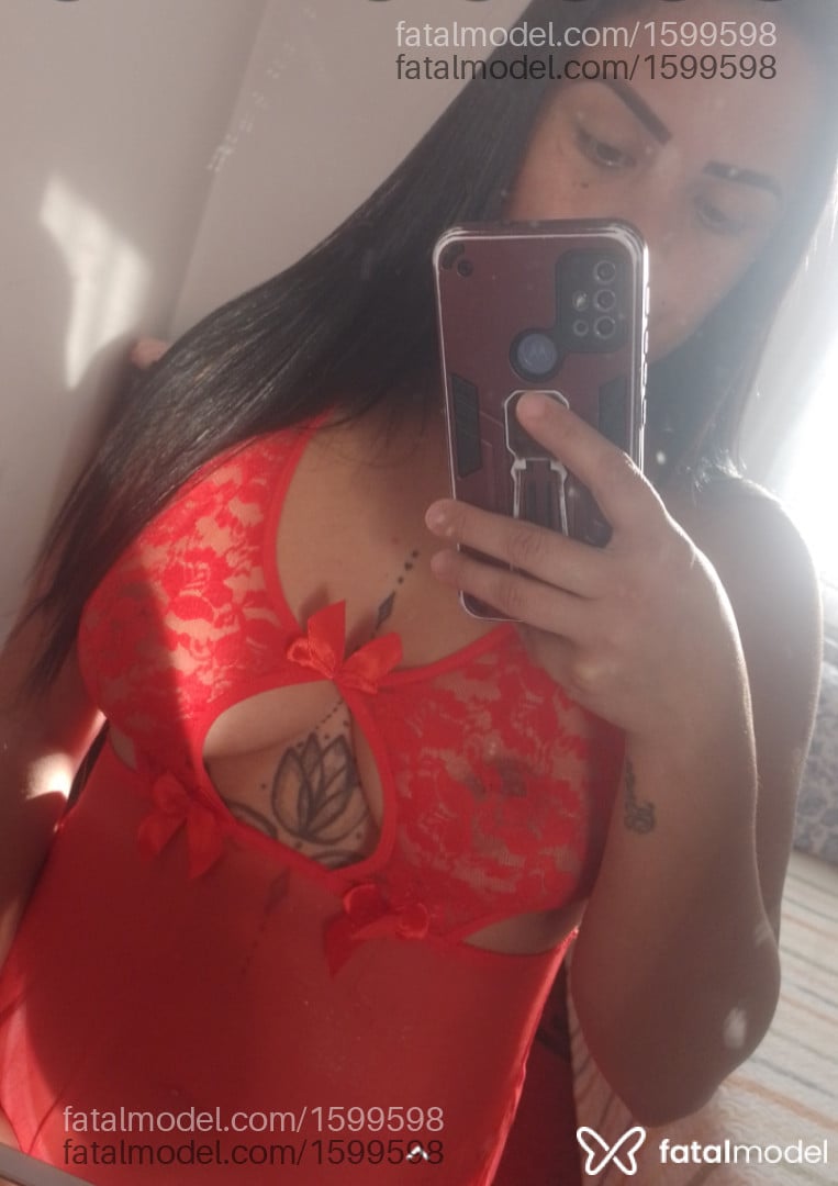 Acompanhante mulher morena (o) de olhos mel - Bruna
