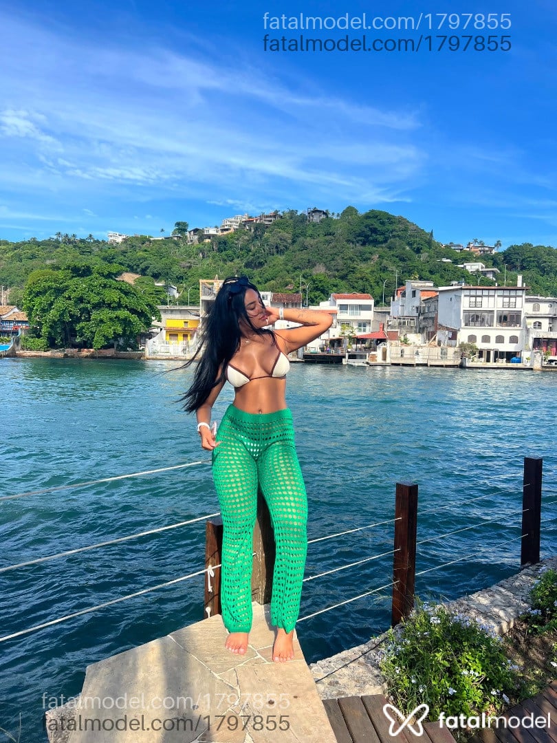 Acompanhante mulher com cabelo castanho de olhos castanhos - Mayara