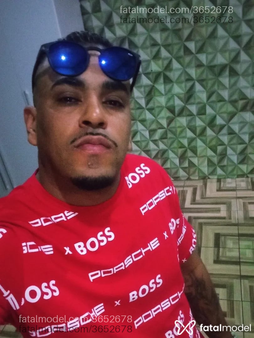 Acompanhante homem morena (o) de olhos pretos - Mclnegro