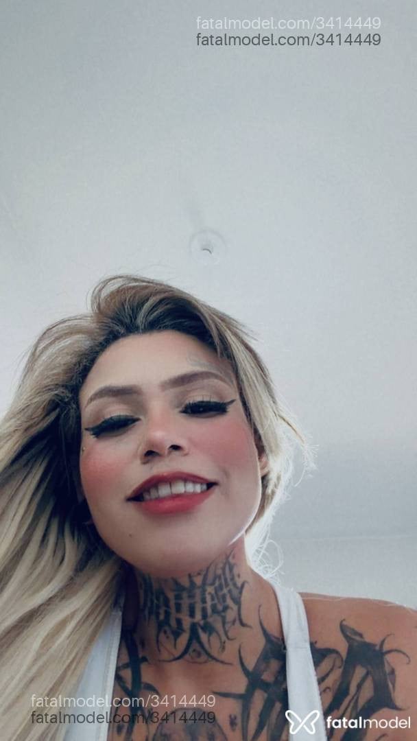 Acompanhante mulher loira (o) de olhos castanhos - Eduarda Sales