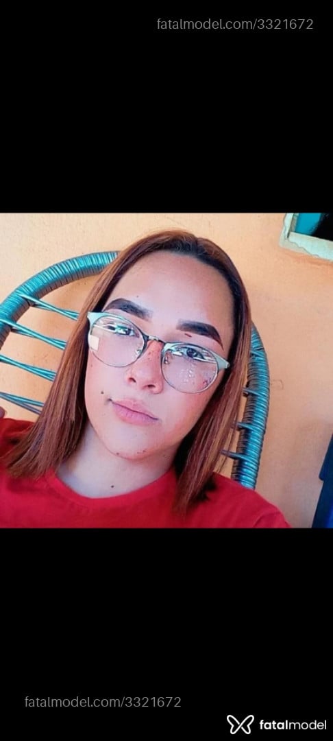 Acompanhante mulher trans com cabelo castanho de olhos castanhos - Thalita