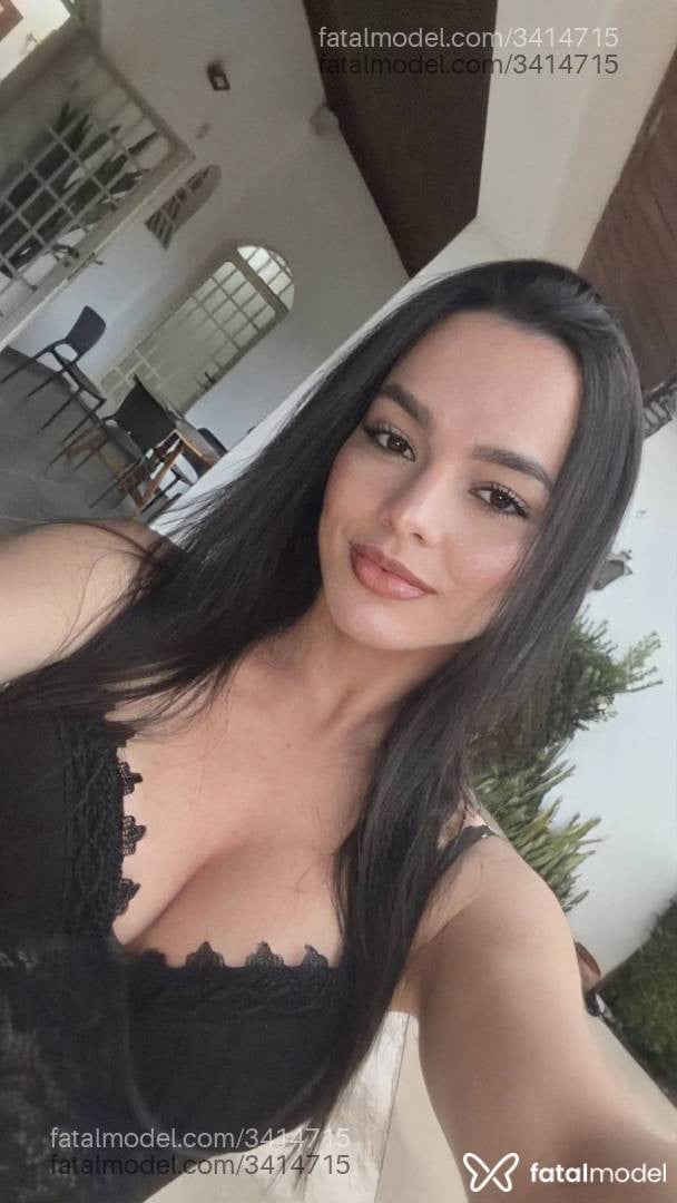 Acompanhante mulher morena (o) de olhos castanhos - Roberta Romão