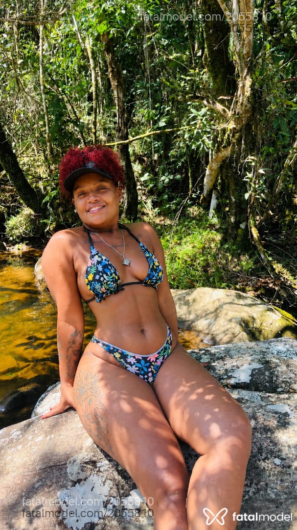 Acompanhante mulher ruiva (o) de olhos castanhos - Veronica