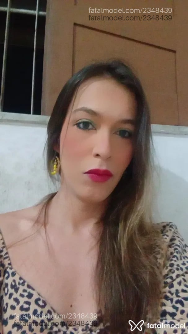 Acompanhante mulher trans loira (o) de olhos verdes - Madalena