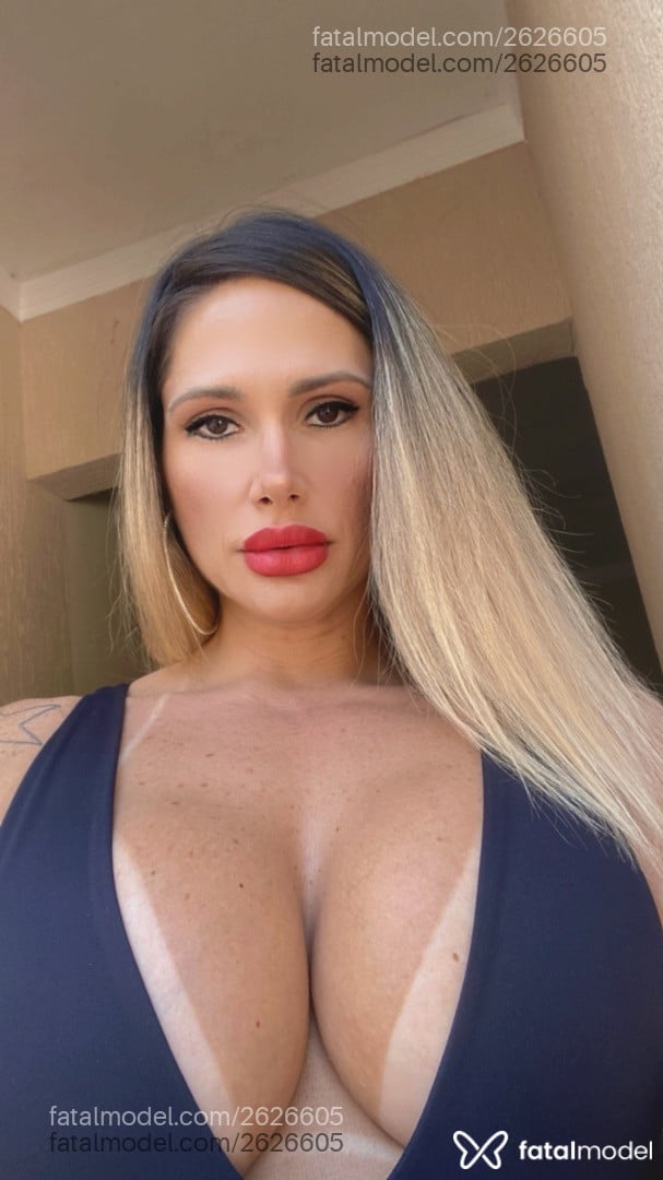 Acompanhante mulher loira (o) de olhos castanhos - Andressa
