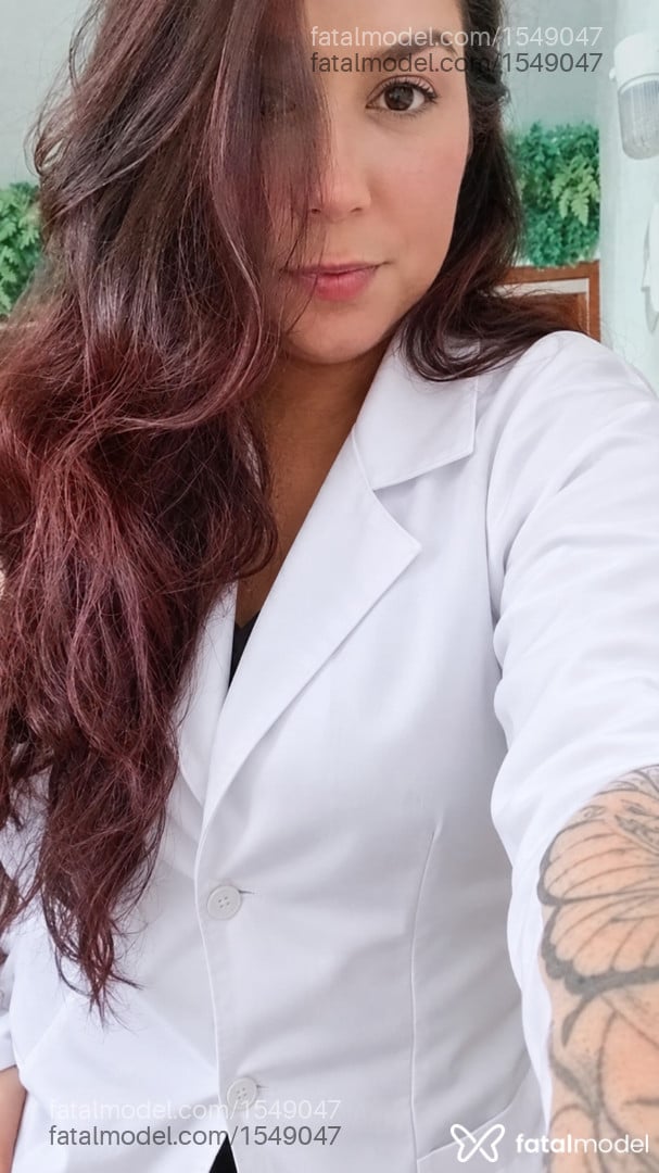 Acompanhante mulher ruiva (o) de olhos castanhos - Luana