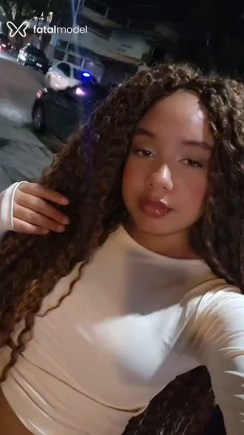 Acompanhante mulher com cabelo castanho de olhos castanhos - Diane Oliveira