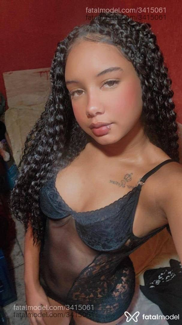 Acompanhante mulher com cabelo castanho de olhos castanhos em Saquarema - Luiza Souza