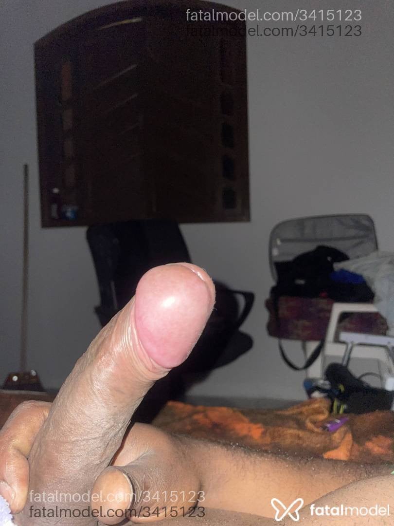 Acompanhante homem com cabelo castanho de olhos pretos - Savio