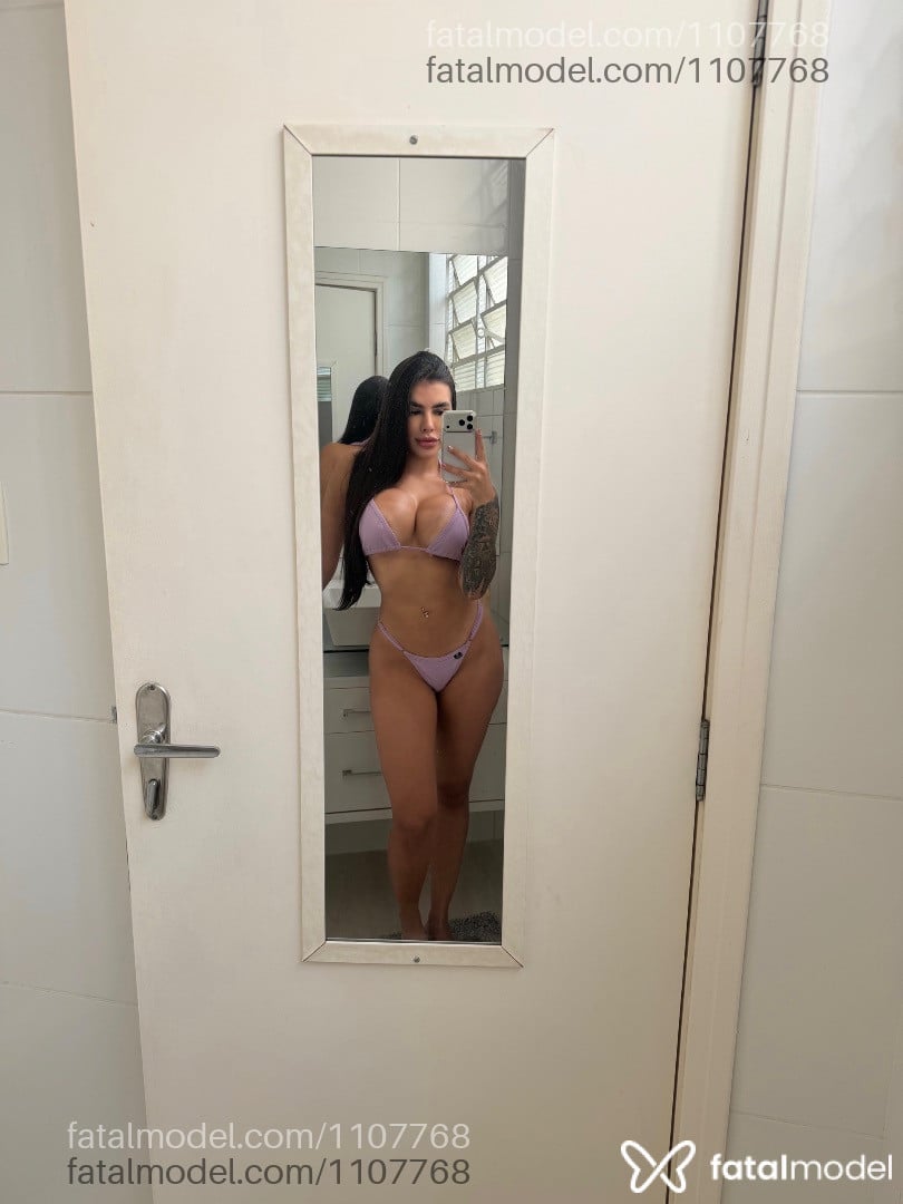 Acompanhante mulher com cabelo castanho de olhos castanhos - Pietra Lins