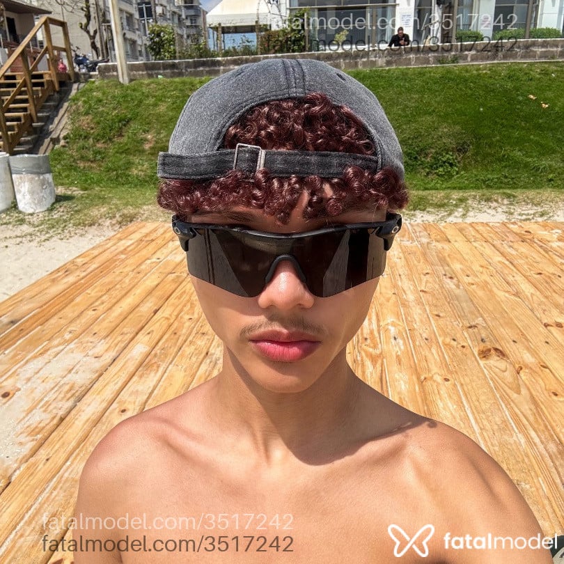 Acompanhante homem com cabelo castanho de olhos castanhos - Martin