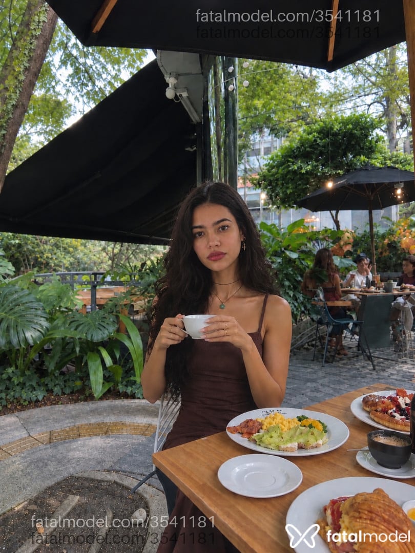 Acompanhante mulher morena (o) de olhos castanhos - Aline Cavalcante