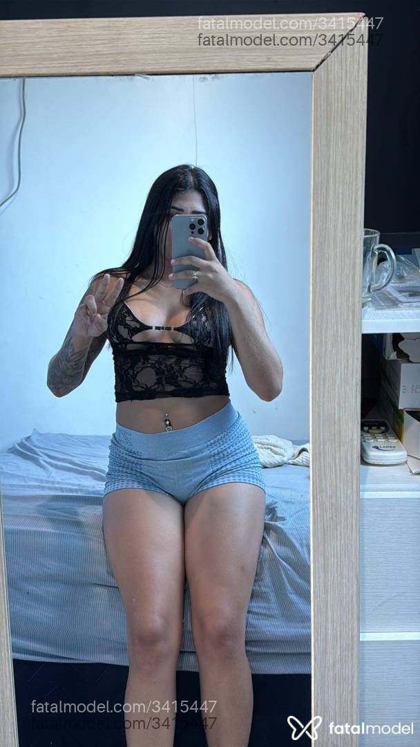Acompanhante mulher morena (o) de olhos pretos - Sophia