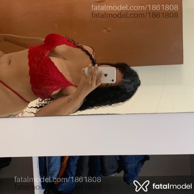Acompanhante mulher morena (o) de olhos castanhos - Michelly
