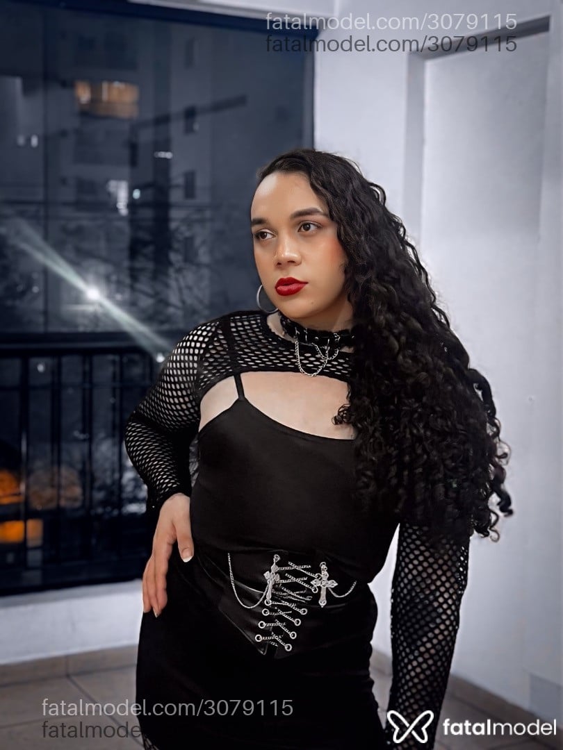 Acompanhante mulher trans morena (o) de olhos castanhos - Mariana
