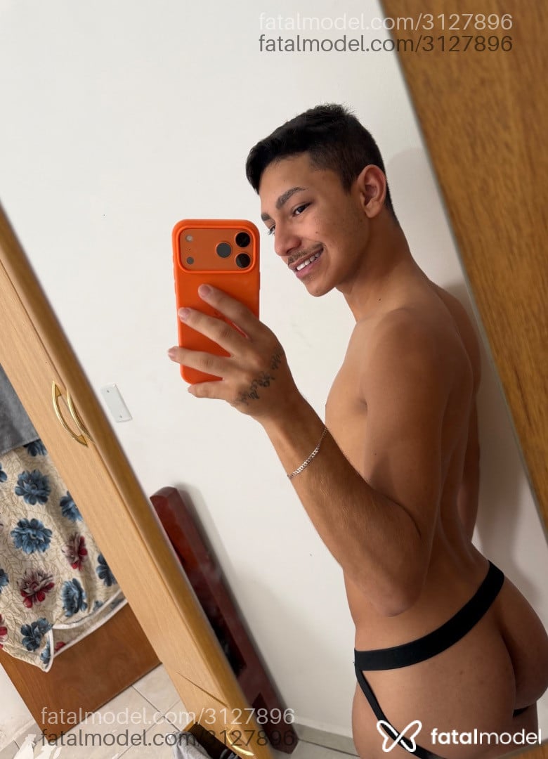 Acompanhante homem morena (o) de olhos pretos - Gustavo