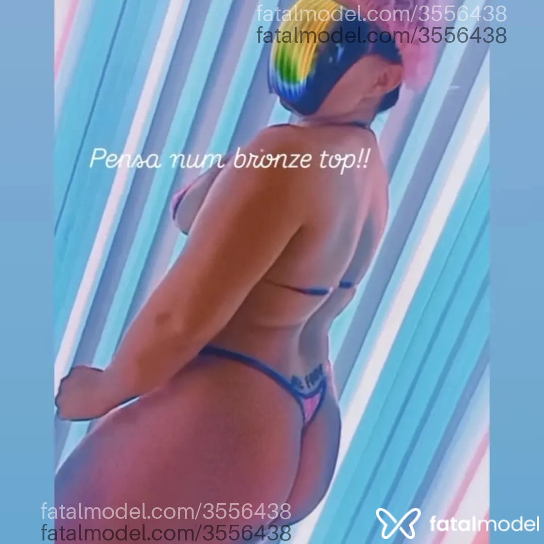 Acompanhante mulher loira (o) de olhos azuis - Sheron