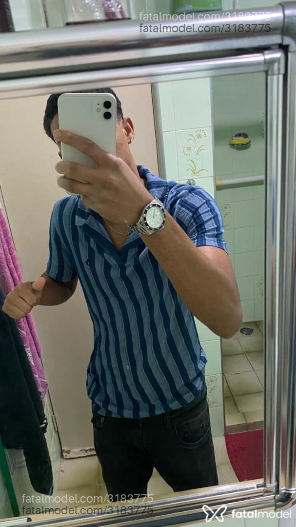 Acompanhante homem com cabelo castanho de olhos castanhos - Marcelinho