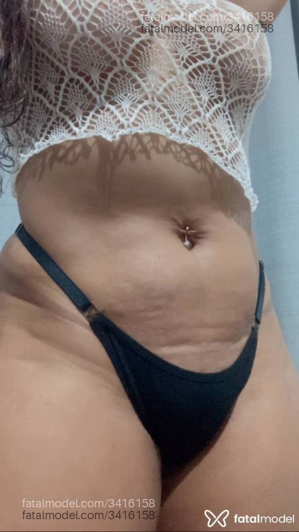 Acompanhante mulher morena (o) de olhos castanhos - Karen