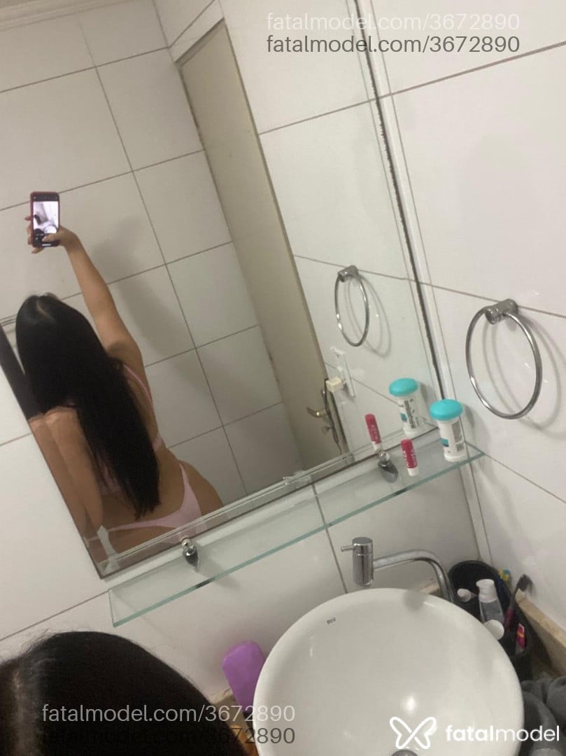 Acompanhante mulher morena (o) de olhos castanhos - Stefani