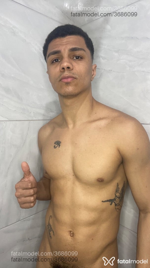 Acompanhante homem com cabelo castanho de olhos castanhos - Bruno