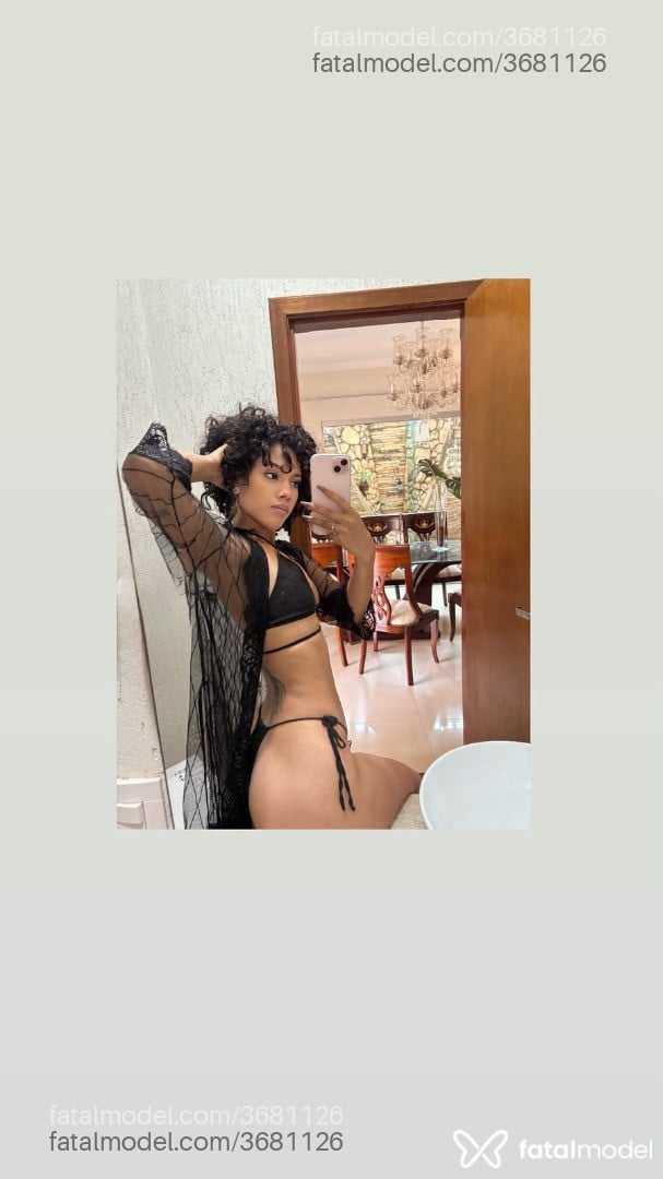 Acompanhante mulher morena (o) de olhos castanhos - Paolla