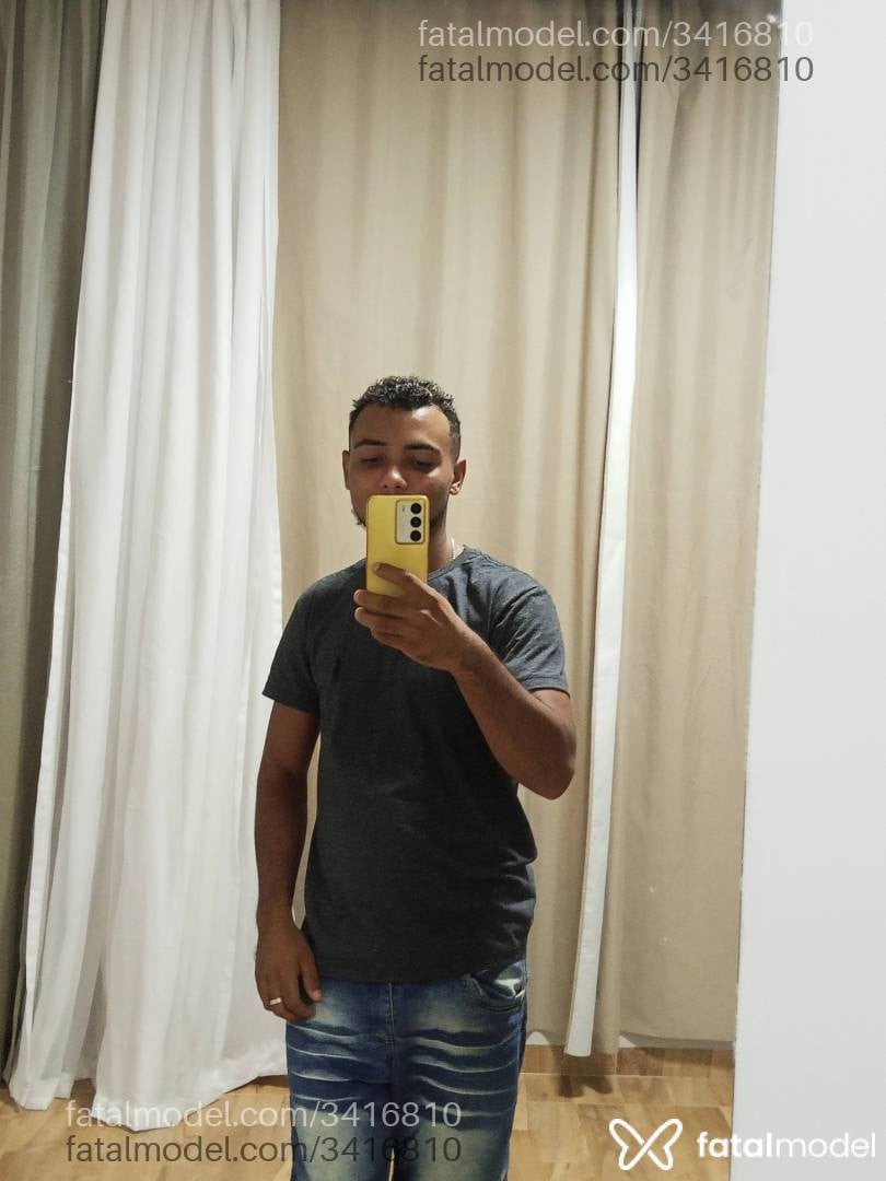 Acompanhante homem com cabelo castanho de olhos pretos em Sinop - Elias Doz