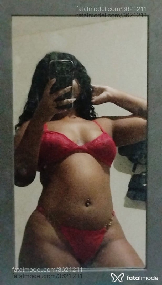 Acompanhante mulher morena (o) de olhos castanhos - Kelly