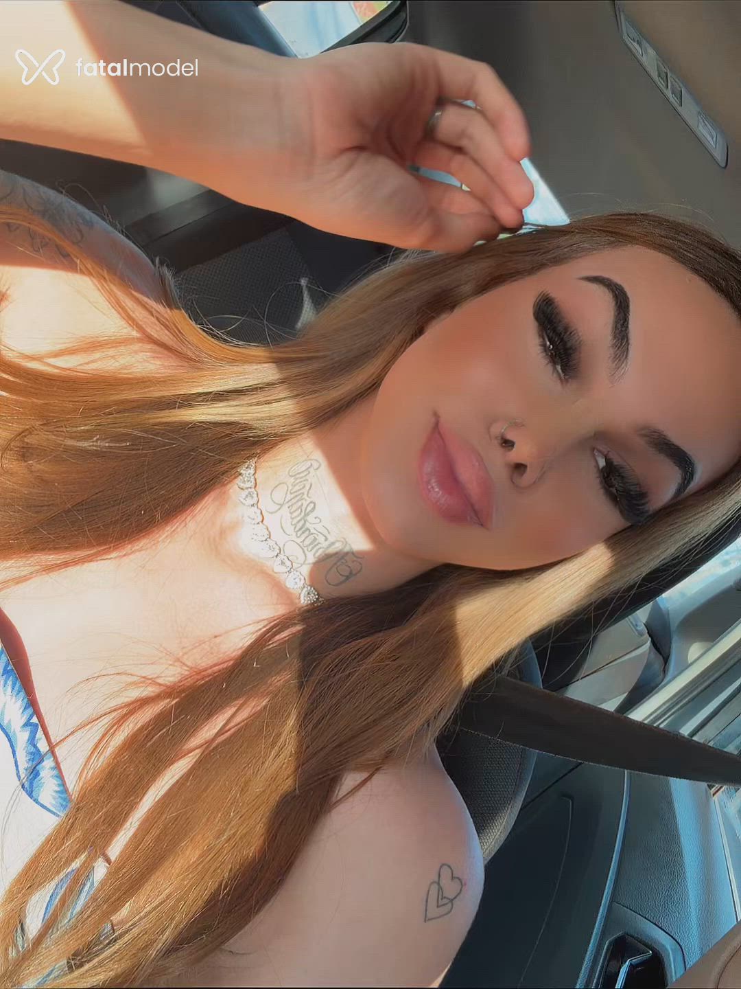 Acompanhante mulher trans loira (o) de olhos castanhos - Ana Bella